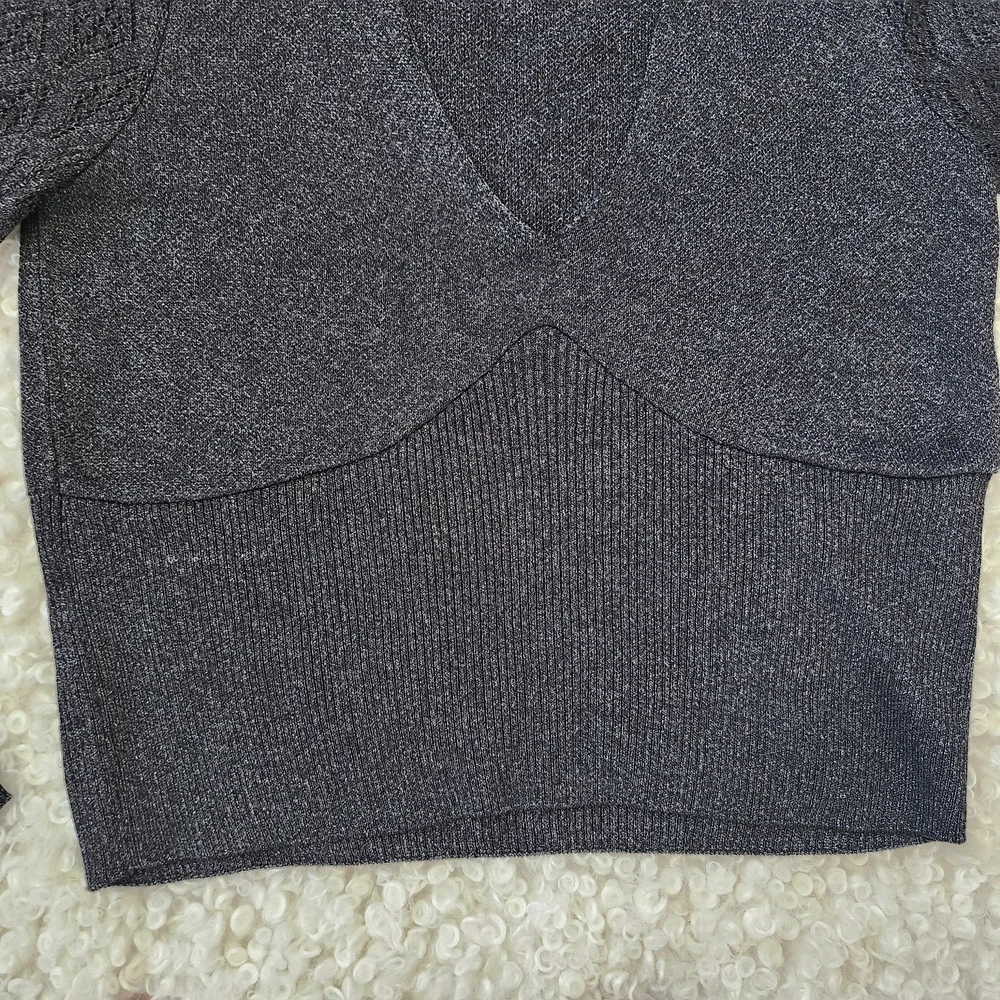 ⭐ HOST PICK⭐ Anthropologie L Metallic V-Neck Twofer Sweater Black Woven Sleeve - Picture 6 of 15